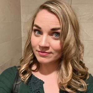 Meet your Posher, Abby